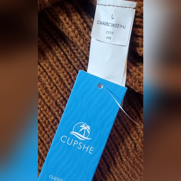 CUPSHE Women's V Neck Long Sleeve Cable Knit Pullover Mini Sweater - Picture 5 of 5